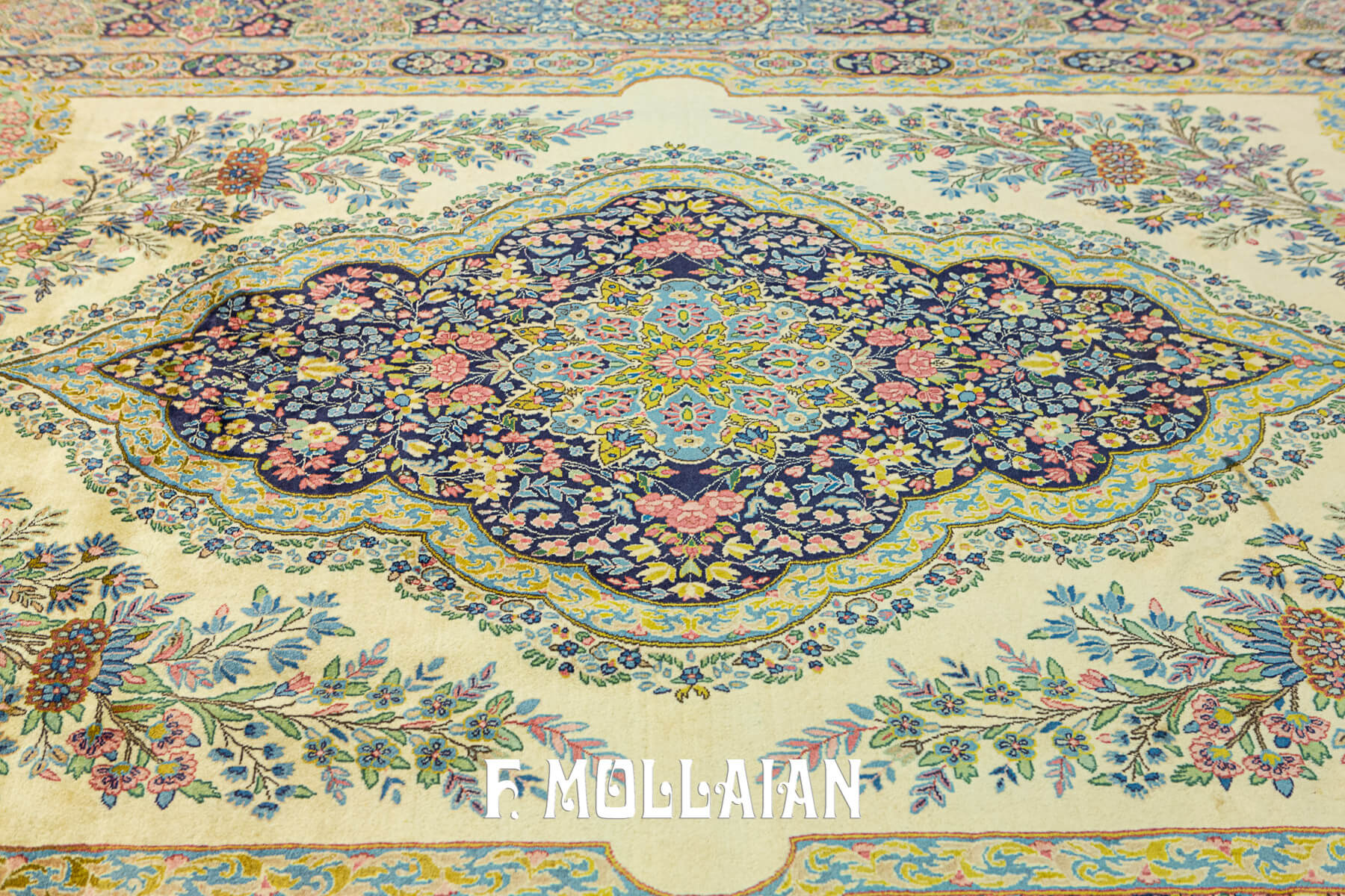 Extra fine Hand-knotted Persian Kerman Sherkat Carpet (295×200 cm)