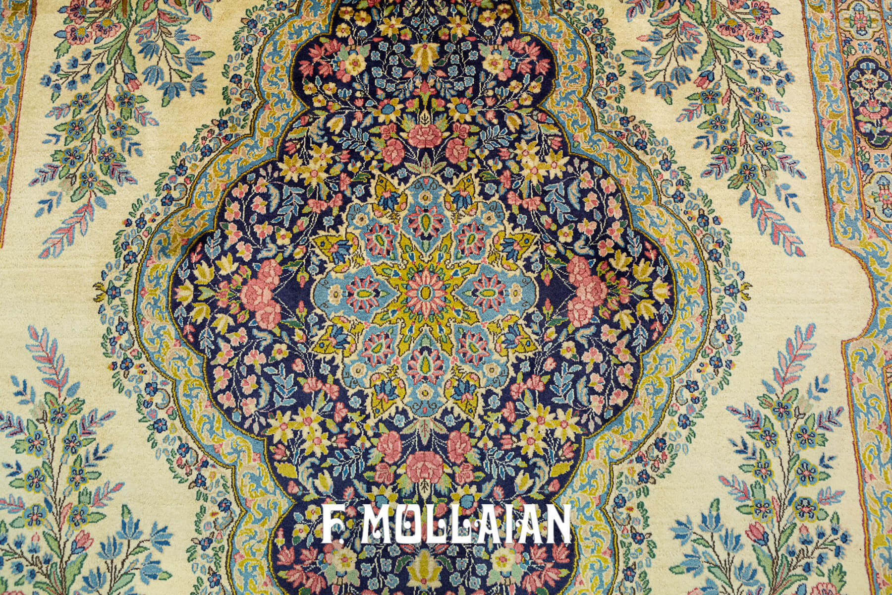 Extra fine Hand-knotted Persian Kerman Sherkat Carpet (295×200 cm)
