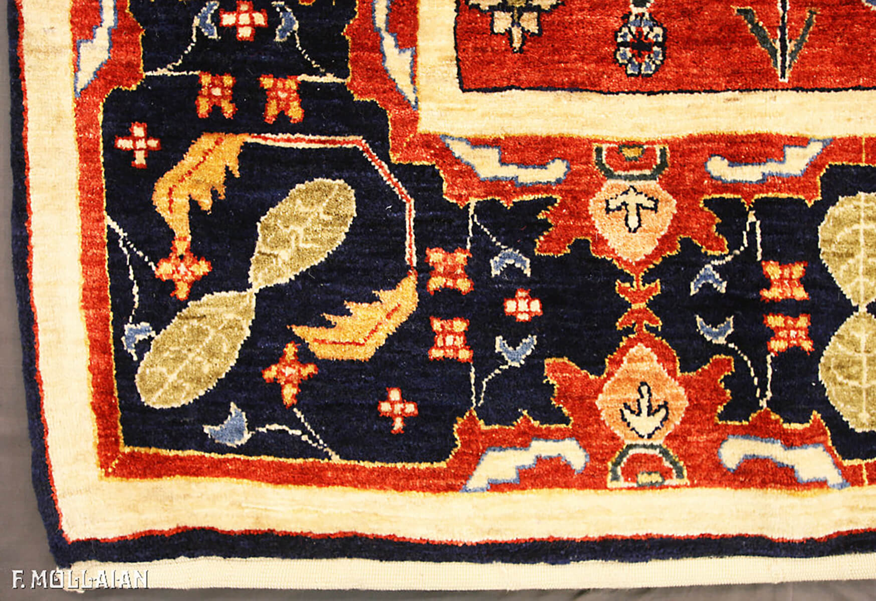 Persian Kashkuli Sherkat Carpet (287×203 cm)